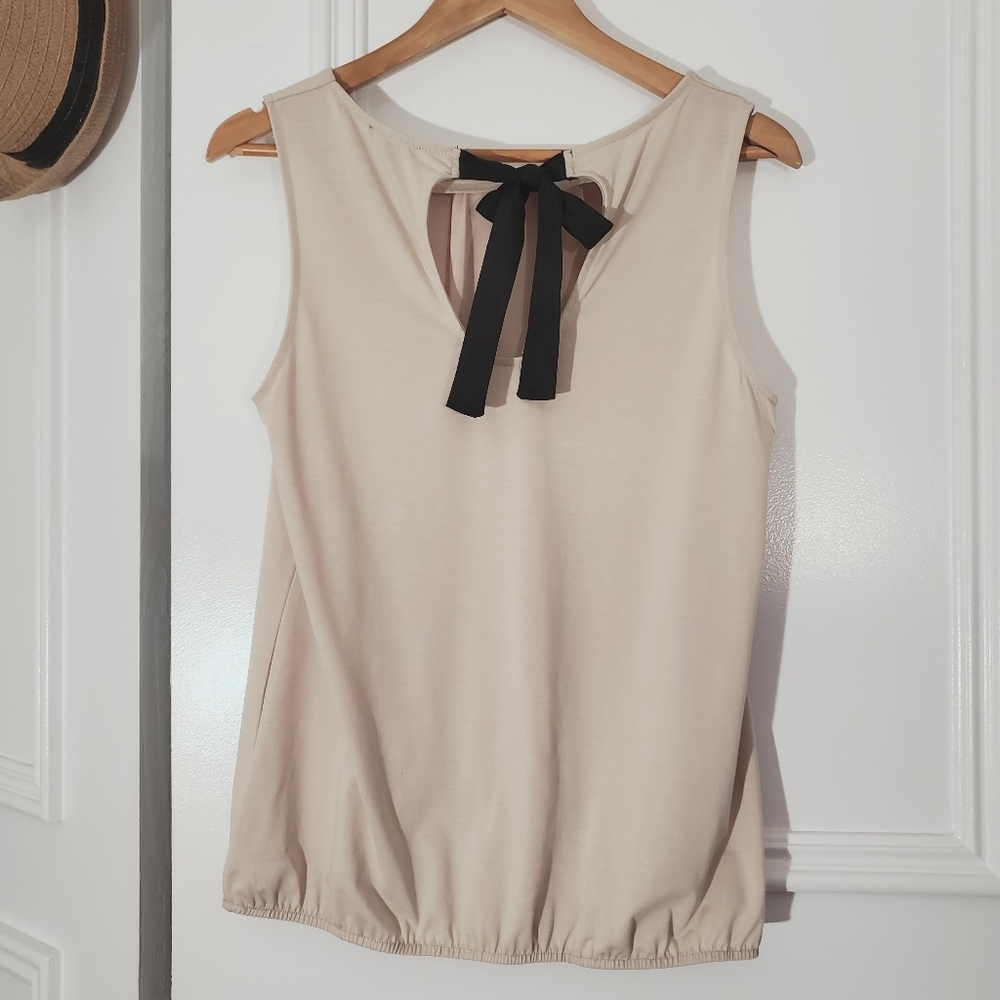 CHIC by Jacob- Chic Pleated Cream Tank Blouse with Black Tie Sash- Size Large